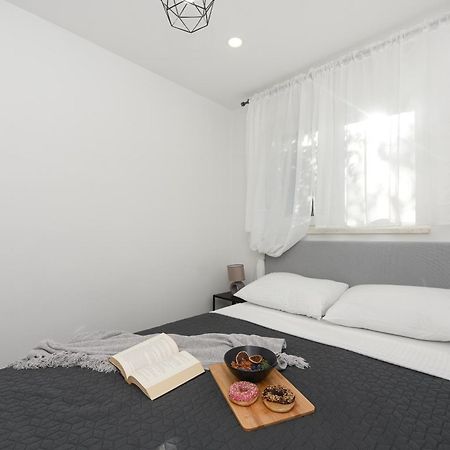 L&R Luxury Apartment- Free Parking ซาดาร์ ภายนอก รูปภาพ
