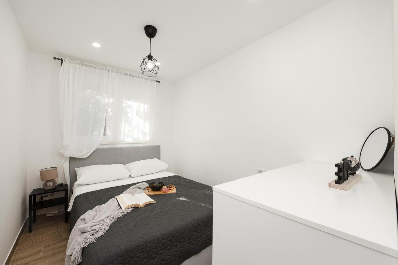 L&R Luxury Apartment- Free Parking ซาดาร์ ภายนอก รูปภาพ