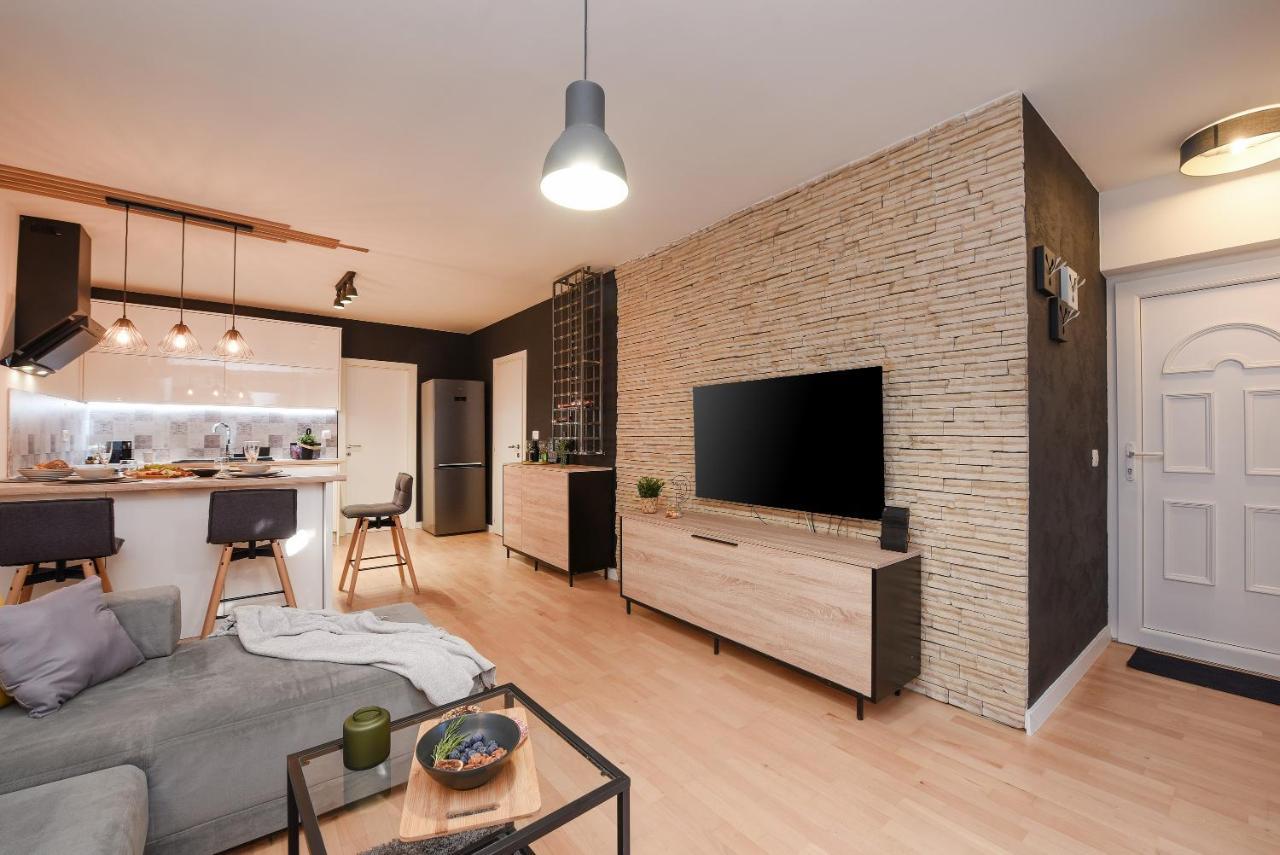 L&R Luxury Apartment- Free Parking ซาดาร์ ภายนอก รูปภาพ