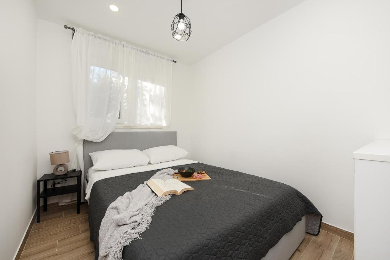 L&R Luxury Apartment- Free Parking ซาดาร์ ภายนอก รูปภาพ