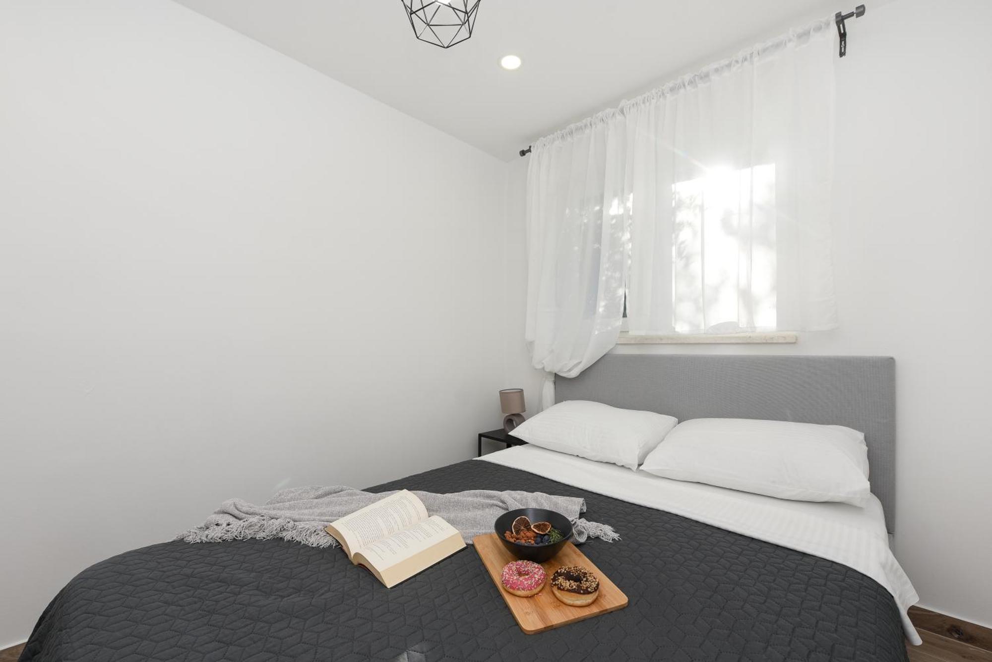 L&R Luxury Apartment- Free Parking ซาดาร์ ภายนอก รูปภาพ